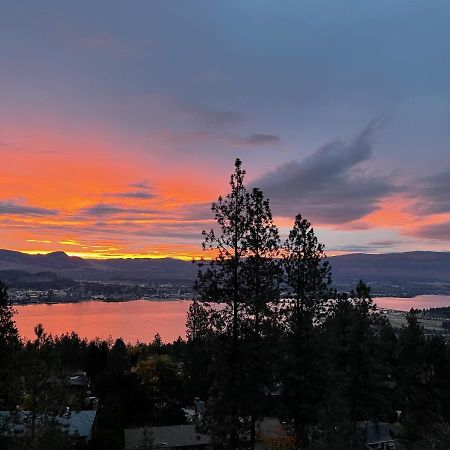 Les Chambres Roses West Kelowna Esterno foto