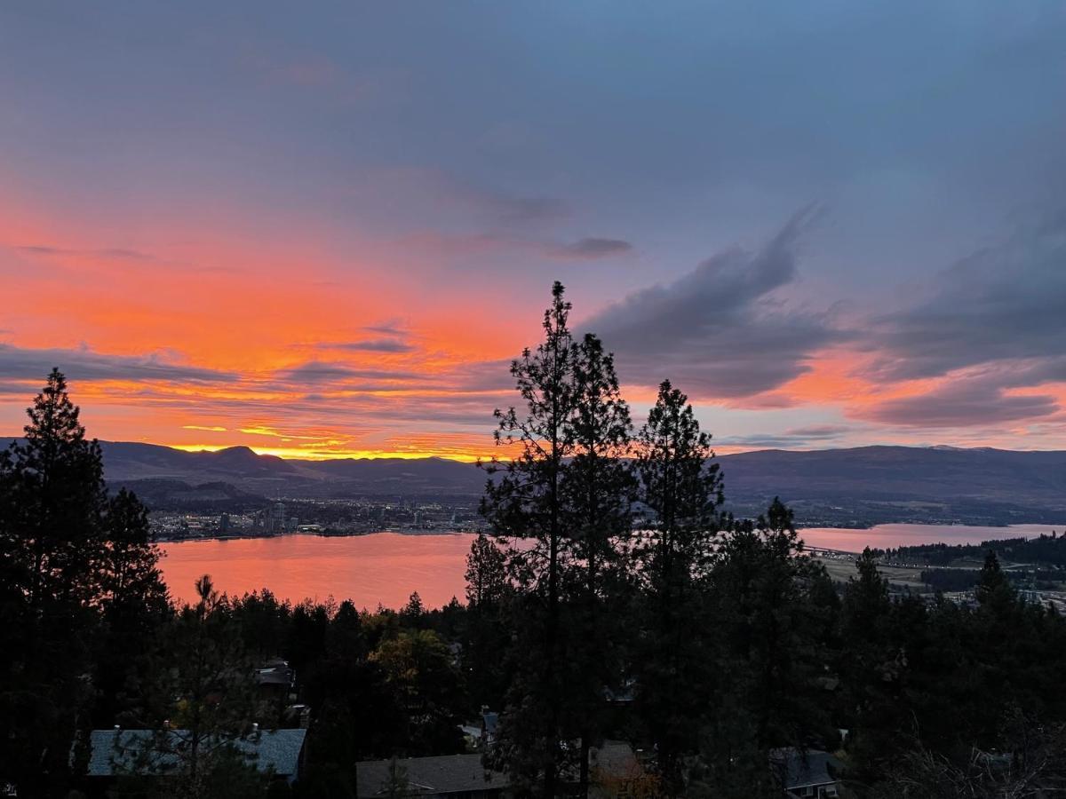 Les Chambres Roses West Kelowna Esterno foto