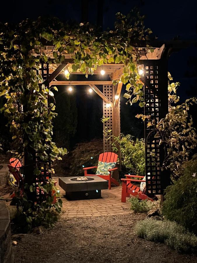 Les Chambres Roses West Kelowna Esterno foto